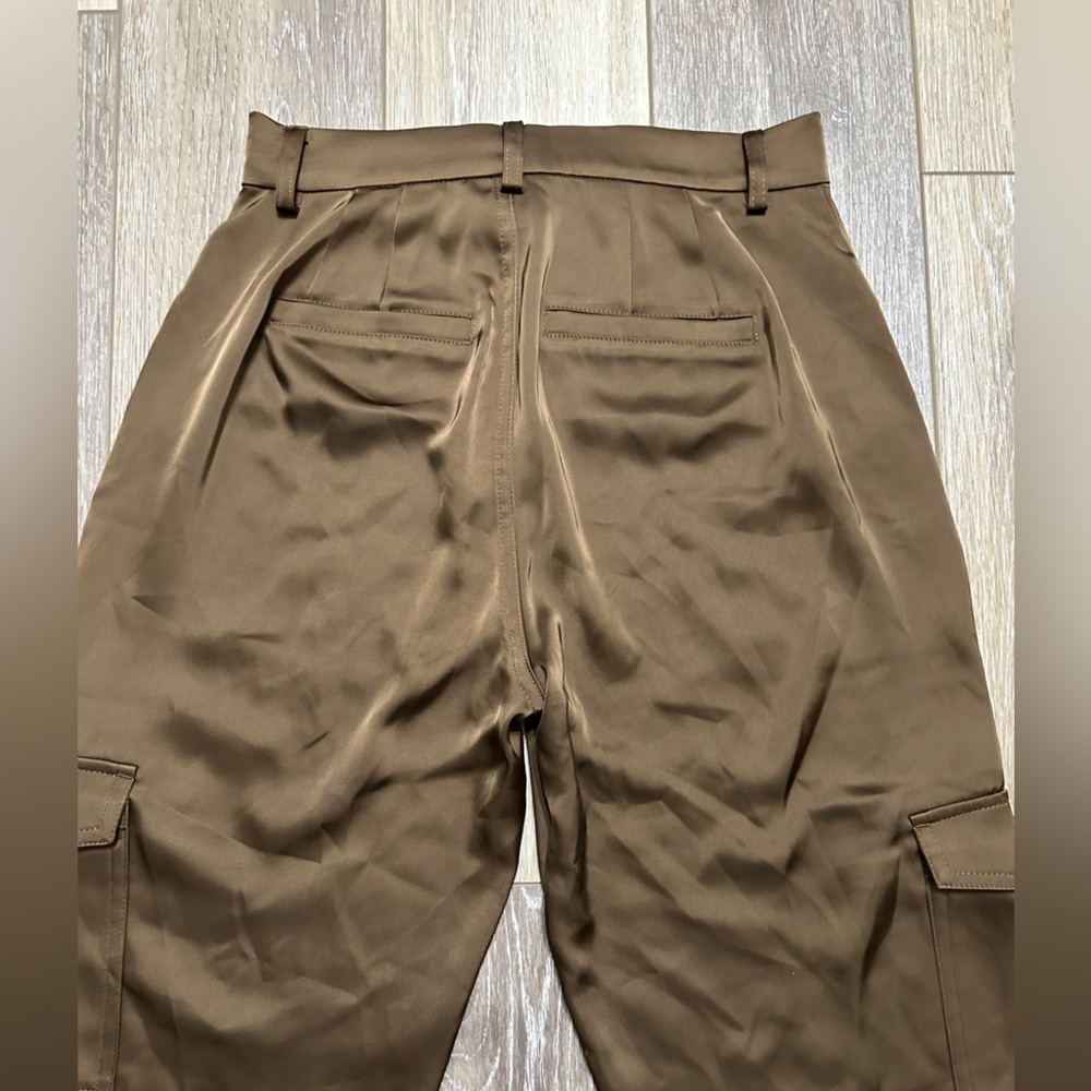 #6)  Sofia vergara soft like silk but more thicker material, cargo style pants. - Picture 4 of 10